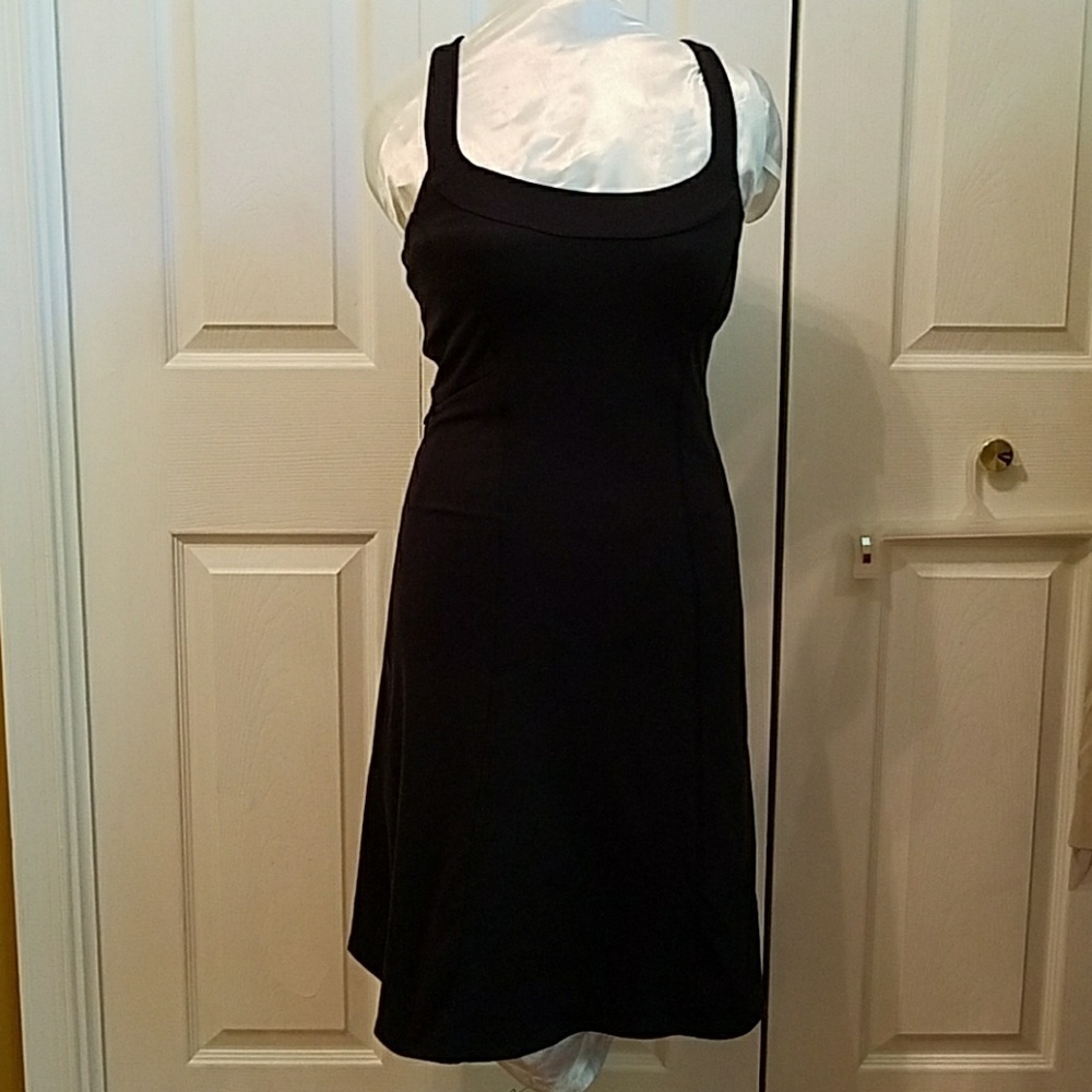 LADIES THE NORTH FACE BLACK SPORTS DRESS (sz xsm)